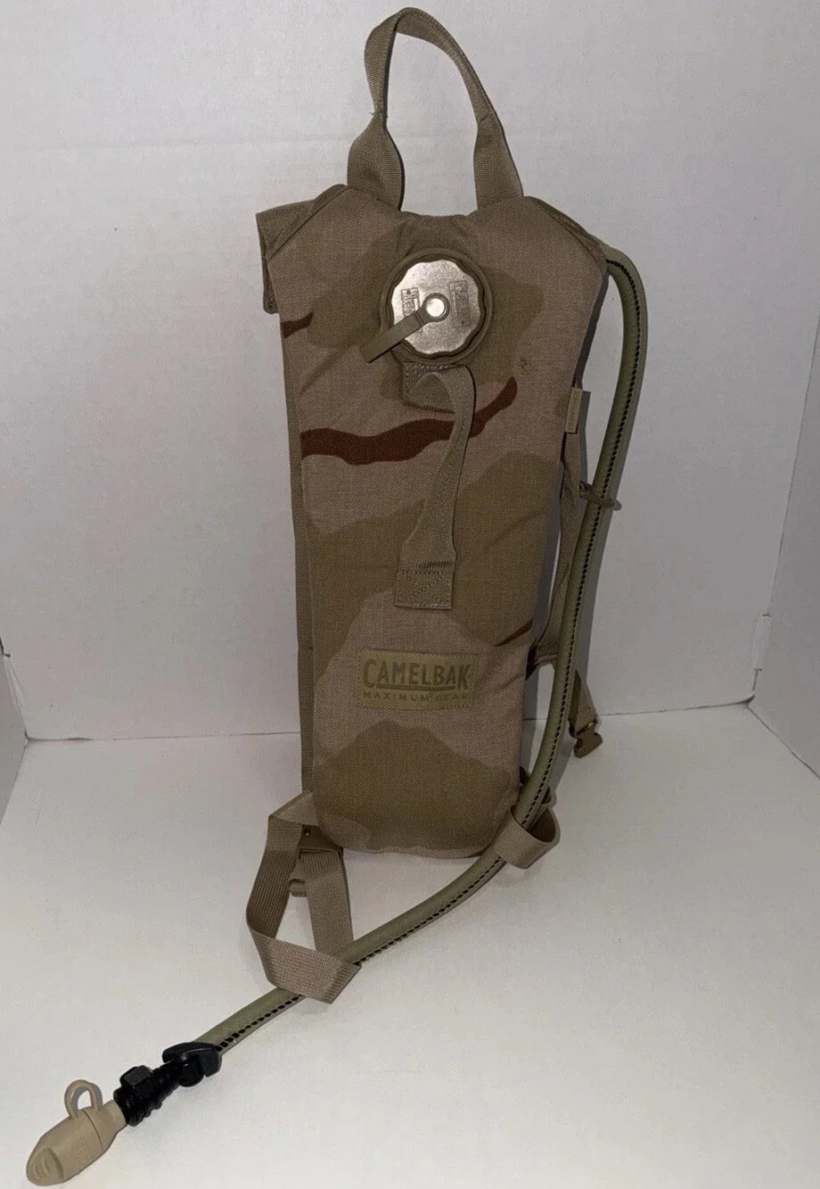 CamelBak Maximum Gear 2L 70oz Desert Camo Water Hydration Pack W/ Bladder